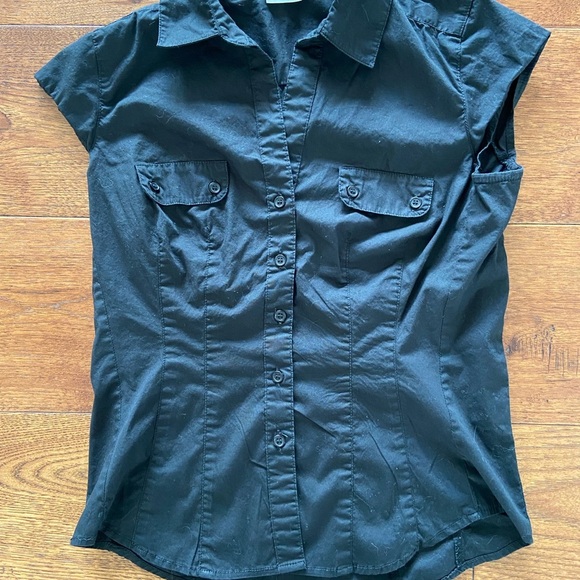 Suzy Shier Y2K Black Button-Up Short Sleeve Blouse - Picture 12 of 14